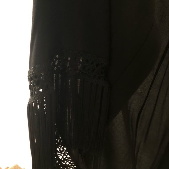 Aritzia Talula fringe shawl, size s/m - Picture 7 of 11